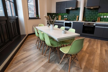 Silver En Suite - Image 13