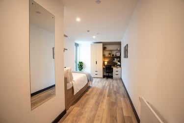Platinum En Suite - Image 2