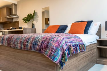 Penthouse Studio - Image 1