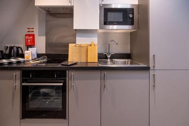 Classic 2 Bedroom Apartment at Ash Grove Court, Ash Grove, University Of Surrey, Guildford, GU28US - Image 5