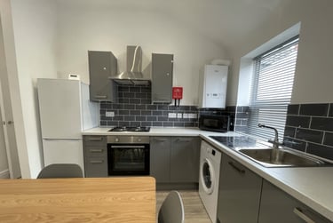 2 bed house, Portland Street, City Centre, Lincoln, LN57JX - Image 2