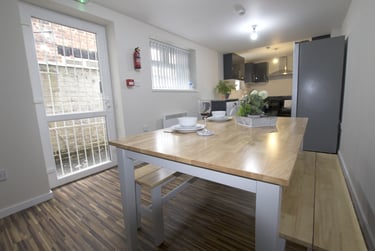 6 bed house, Crofton Street, Rusholme, Manchester, M144DX - Image 5