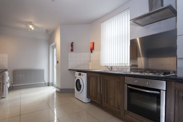 5 bed house, Oak Road, Charlestown, Salford, M72HP - Image 3