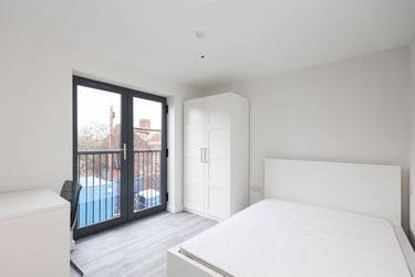 7 bed house, Well Meadow Drive, Netherthorpe, Sheffield, S37HP - Image 3