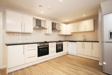 17 bed house, Well Meadow Drive, Netherthorpe, Sheffield, S37HP - Image 1