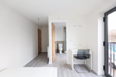 17 bed house, Well Meadow Drive, Netherthorpe, Sheffield, S37HP - Image 3
