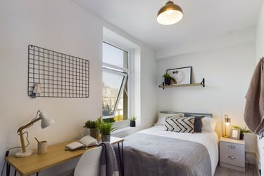 12 bed house, Upper Allen Street, Netherthorpe, Sheffield, S37GW - Image 1