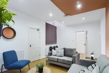 7 bed house, Well Meadow Drive, Netherthorpe, Sheffield, S37HP - Image 1