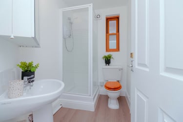 5 bed house, West Parade, West End, Lincoln, LN11QL - Image 2