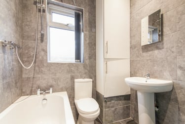 3 bed house, Gerald Road, Charlestown, Salford, M66DW - Image 3
