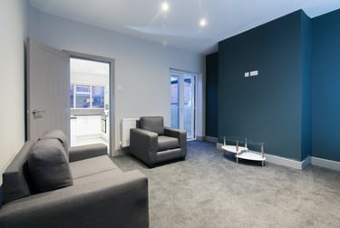 3 bed house, Gerald Road, Charlestown, Salford, M66DH - Image 2