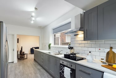 7 bed house, Ruskin Avenue, Rusholme, Manchester, M144DP - Image 1