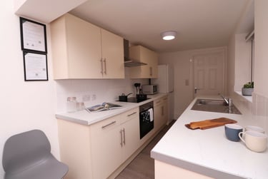7 bed house, Crofton Street, Rusholme, Manchester, M144DX - Image 3