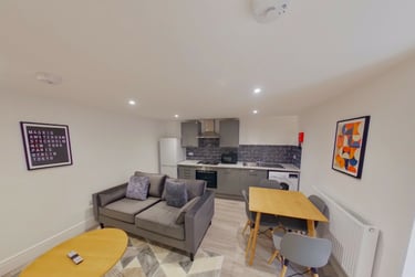 2 bed house, Portland Street, City Centre, Lincoln, LN57JX - Image 1