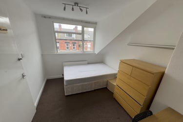 3 bed house, Winfield Terrace, Woodhouse, Leeds, LS29BD - Image 11