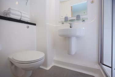 Silver Ensuite at Abbeygate, 9 Victoria Road, City Centre, Chester, CH22AX - Image 2