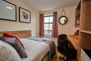 Silver Ensuite at Abbeygate, 9 Victoria Road, City Centre, Chester, CH22AX - Image 1