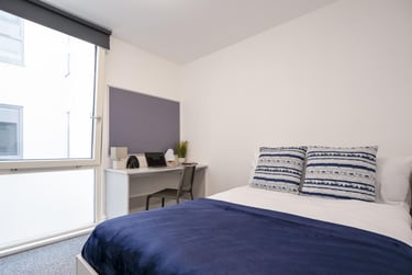 Bronze Ensuite at The Paper Works, York Street, City Centre, Sheffield, S12NY - Image 1