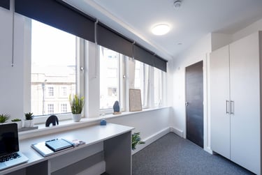 Platinum Ensuite at The Paper Works, York Street, City Centre, Sheffield, S12NY - Image 2