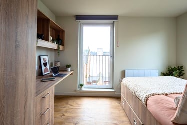Two Bed Apartment at Greenmarket Studios, 6 South Marketgait, City Centre, Dundee, DD14AH - Image 1