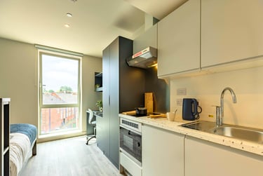 Bronze Studio at Pershore Junction, 1-3 Dogpool Lane, Selly Park, Birmingham, B302XN - Image 3