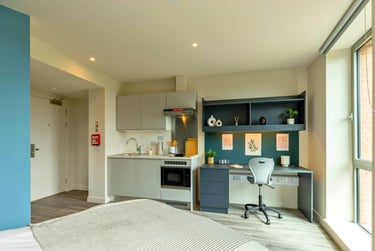 Gold Extra Studio at Pershore Junction, 1-3 Dogpool Lane, Selly Park, Birmingham, B302XN - Image 1
