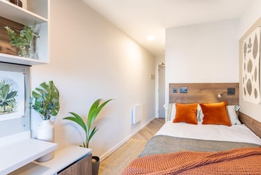 Classic Ensuite at The Place, 33 Queens Road, City Centre, Nottingham, NG23AS - Image 1