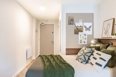 Gold Studio at The Place, 33 Queens Road, City Centre, Nottingham, NG23AS - Image 1
