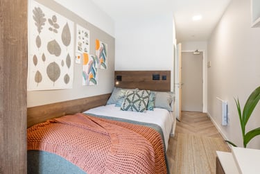 Premium Ensuite at The Place, 33 Queens Road, City Centre, Nottingham, NG23AS - Image 1