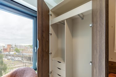 Premium Ensuite at The Place, 33 Queens Road, City Centre, Nottingham, NG23AS - Image 3