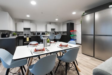 Deluxe Ensuite at Steelworks, 29 Rockingham Street, City Centre, Sheffield, S14WB - Image 4
