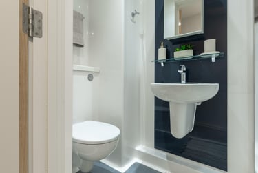 Bronze Studio at The Place, 33 Queens Road, City Centre, Nottingham, NG23AS - Image 4