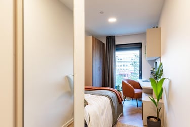Classic Ensuite at The Place, 33 Queens Road, City Centre, Nottingham, NG23AS - Image 2