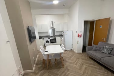4 bed house, Cardigan Road, Headingley, Leeds, LS63AG - Image 2