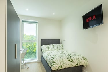 Deluxe Accessible Studio at One London Road, London Road, Keele University School Of Medicine, Newcastle under Lyme, ST51LZ - Image 1