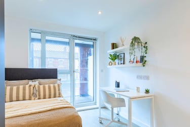 Premium Balcony Studio at One London Road, London Road, Keele University School Of Medicine, Newcastle under Lyme, ST51LZ - Image 1