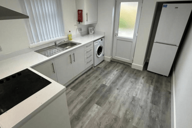 2 bed house, Blaydes Street, Newland, Hull, HU67RE - Image 1