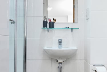 Premium En-suite - Image 2