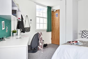 2 Bed Apartment - Image 1