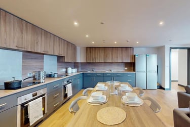 8 Bed Deluxe En-suite at Innovo House, 60 Devon Street, Low Hill, Liverpool, L38AJ - Image 3