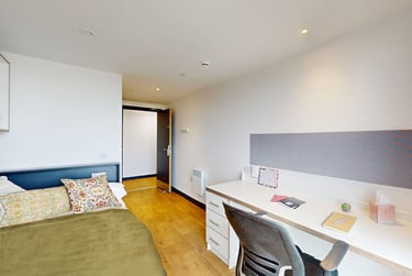 8 Bed Deluxe En-suite at Innovo House, 60 Devon Street, Low Hill, Liverpool, L38AJ - Image 2