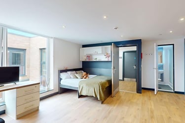 Penthouse Deluxe Studio at Innovo House, 60 Devon Street, Low Hill, Liverpool, L38AJ - Image 1