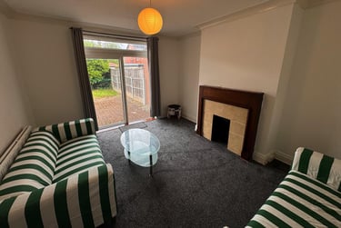 4 bed house, St. Annes Road, Headingley, Leeds, LS63NX - Image 1
