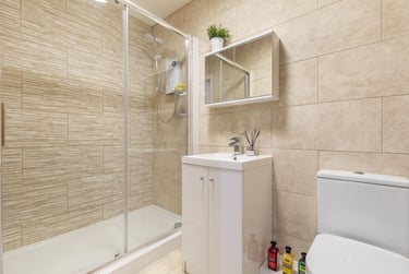 2 bed house, Spring Grove Walk, Burley, Leeds, LS61RR - Image 5