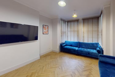9 bed house, Granby Street, City Centre, Loughborough, LE113DU - Image 2