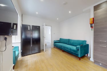 7 bed house, Royland Road, City Centre, Loughborough, LE112EH - Image 1