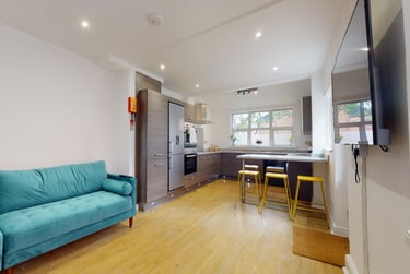 7 bed house, Royland Road, City Centre, Loughborough, LE112EH - Image 2
