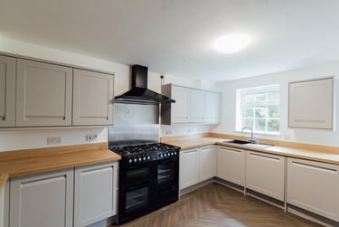7 bed house, Goldfinch Close, City Centre, Loughborough, LE113HG - Image 1