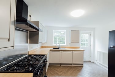 7 bed house, Goldfinch Close, City Centre, Loughborough, LE113HG - Image 2