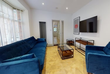 6 bed house, Granby Street, City Centre, Loughborough, LE113DU - Image 1